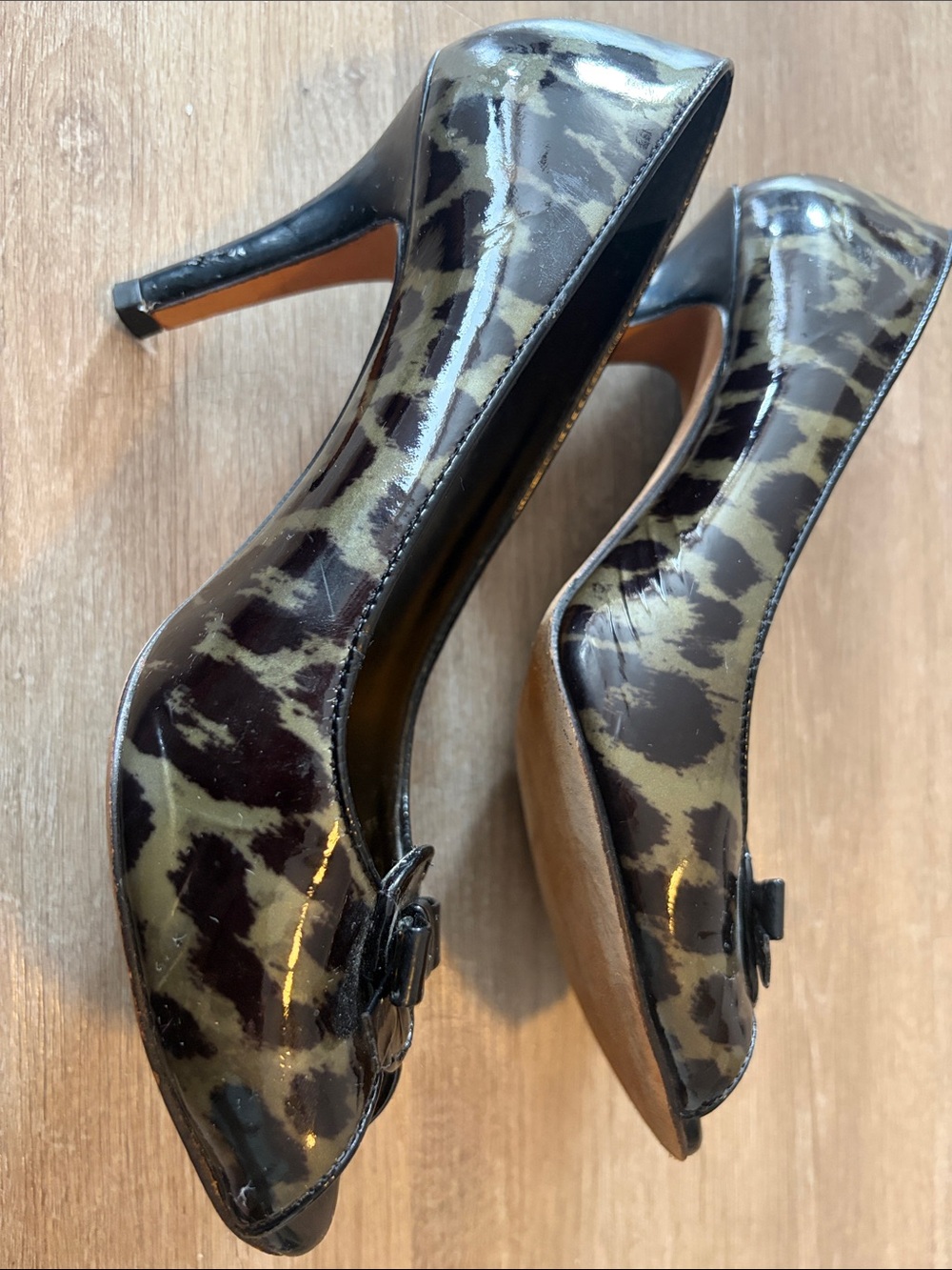 ANTONIO MELANI Black & Green Patent Peep-Toe Pumps with Bow Accent